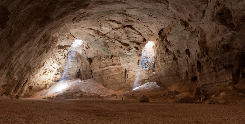 Majlis Al Jinn cave