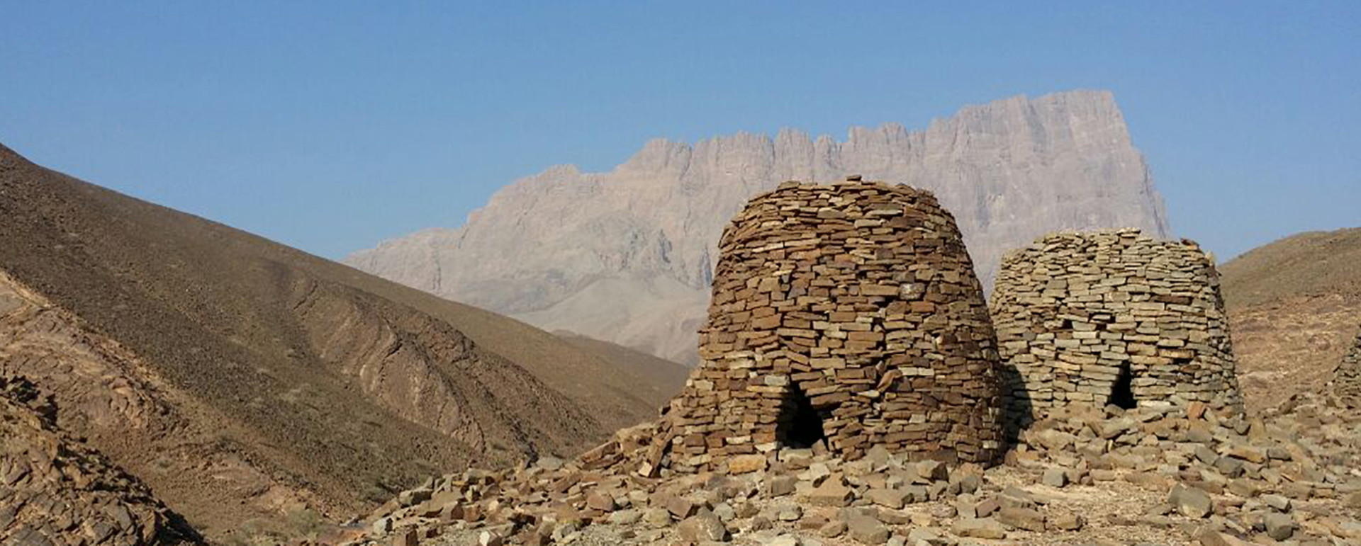 Oman-Beehive-tombs-al-Ayn